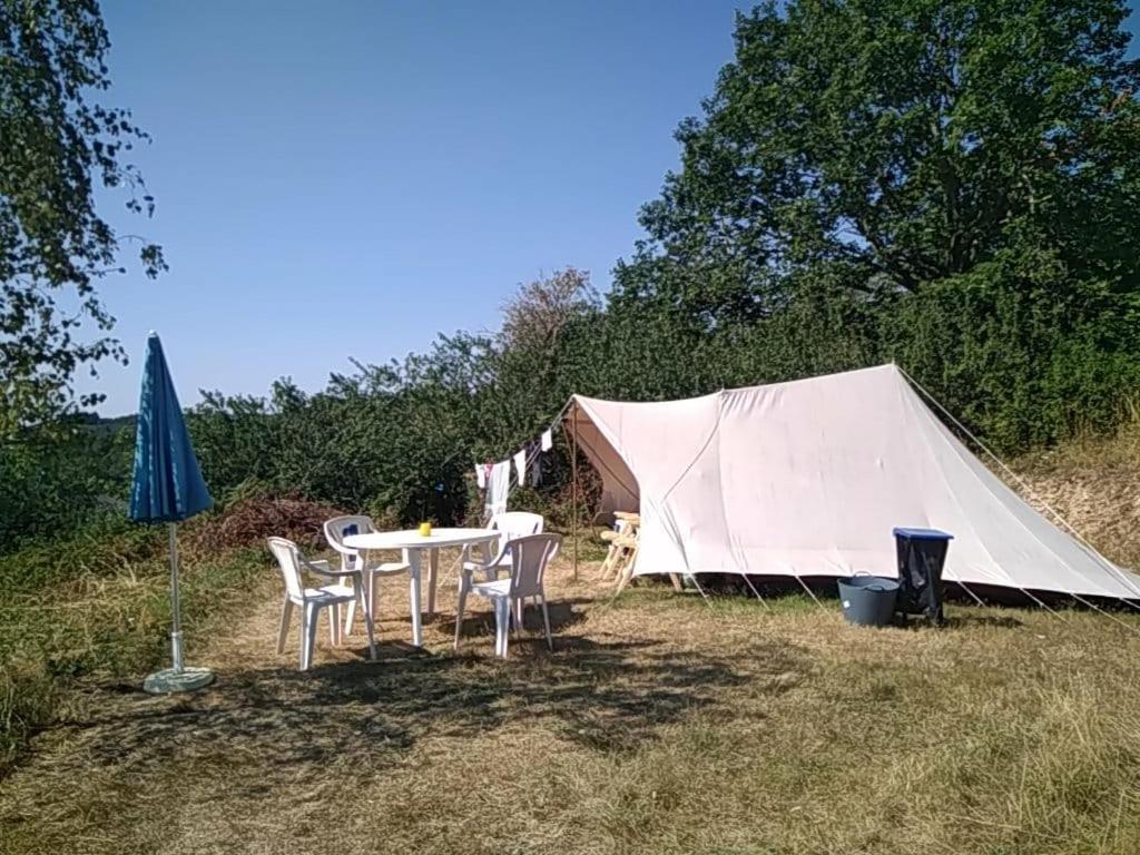 Camping La Foret Du Morvan Larochemillay Zewnętrze zdjęcie