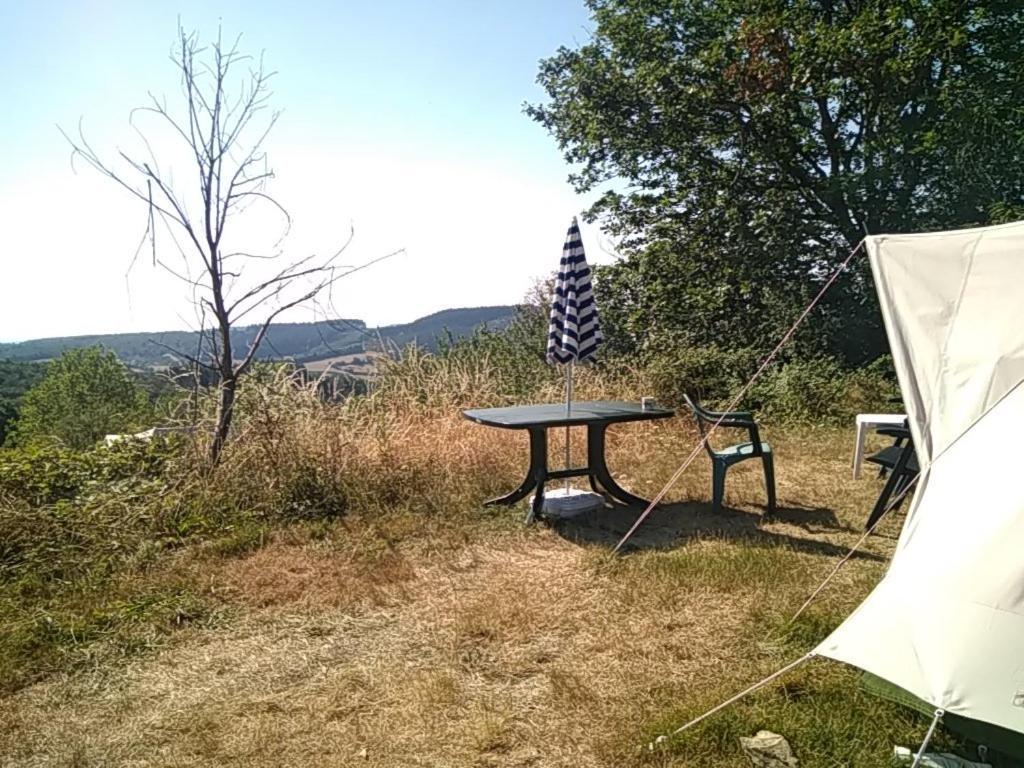 Camping La Foret Du Morvan Larochemillay Zewnętrze zdjęcie